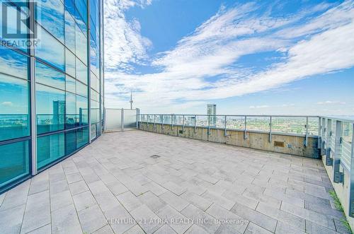 4916 - 386 Yonge Street, Toronto, ON - Outdoor With View