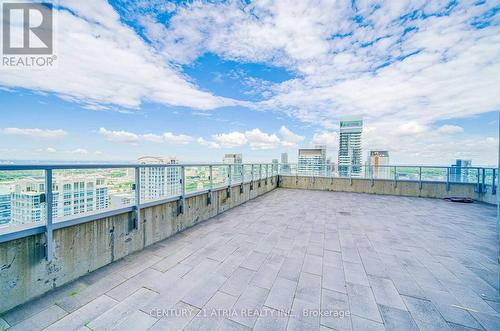 4916 - 386 Yonge Street, Toronto, ON - Outdoor With View