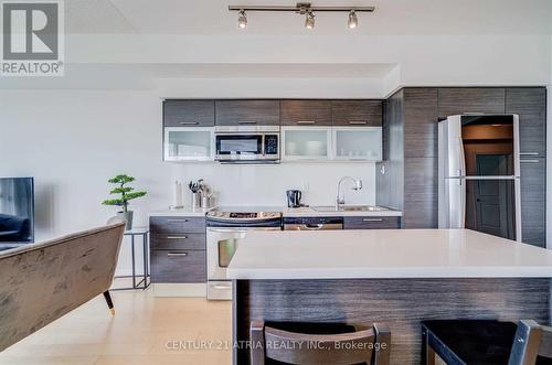 4916 - 386 Yonge Street, Toronto, ON - Indoor Photo Showing Kitchen With Upgraded Kitchen