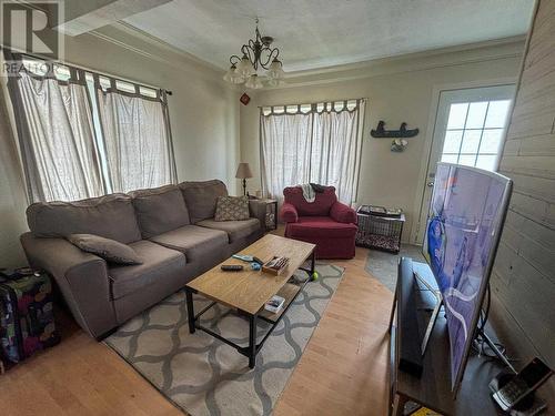 273 Groom Dr, Temiskaming Shores, ON - Indoor Photo Showing Living Room