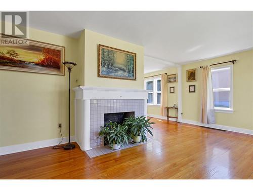 2601 27 Street, Vernon, BC - Indoor Photo Showing Living Room With Fireplace