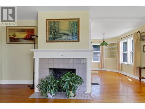 2601 27 Street, Vernon, BC - Indoor Photo Showing Living Room With Fireplace