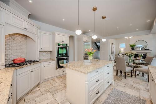 249 Lakeside Avenue, Burlington, ON - Indoor Photo Showing Kitchen With Upgraded Kitchen