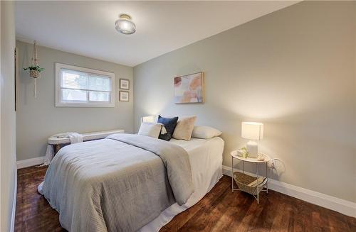 267 Ivon Avenue, Hamilton, ON - Indoor Photo Showing Bedroom