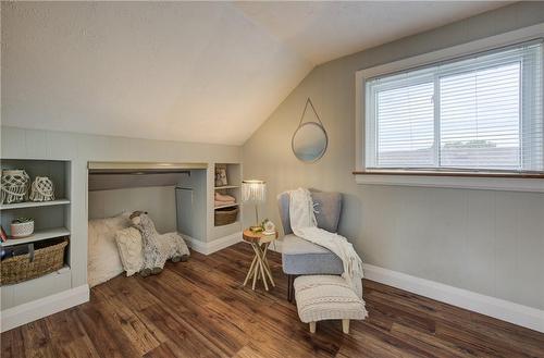 267 Ivon Avenue, Hamilton, ON - Indoor Photo Showing Bedroom