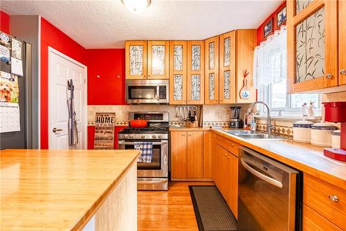 2 Weiden Street|Unit #78, St. Catharines, ON - Indoor Photo Showing Kitchen With Double Sink