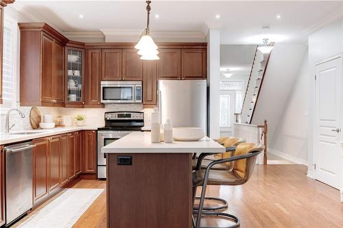 3167 Stocksbridge Avenue, Oakville, ON - Indoor Photo Showing Kitchen With Upgraded Kitchen