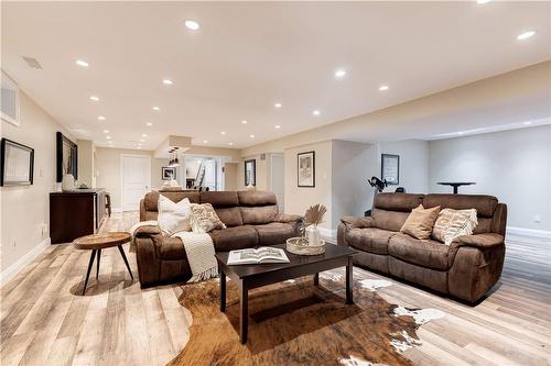 3167 Stocksbridge Avenue, Oakville, ON - Indoor Photo Showing Living Room
