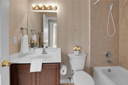 3000 Creekside Drive|Unit #807, Dundas, ON - Indoor Photo Showing Bathroom