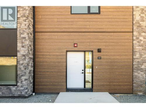 2735 Shannon Lake Road Unit# 101, West Kelowna, BC - Outdoor With Exterior