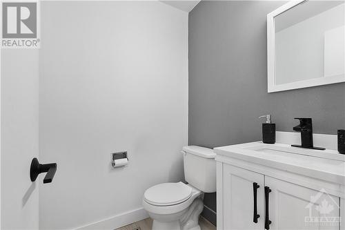 2219 Stonehenge Crescent, Ottawa, ON - Indoor Photo Showing Bathroom