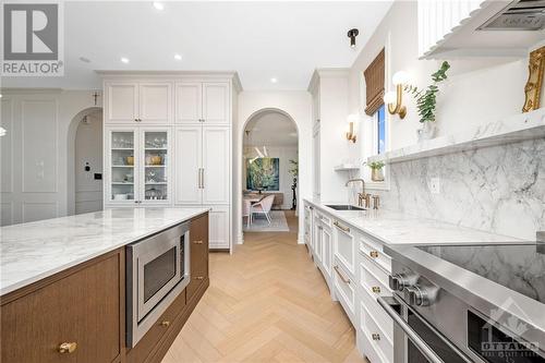 620 Winterset Road, Ottawa, ON - Indoor Photo Showing Kitchen With Upgraded Kitchen