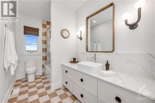 Main bathroom - 620 Winterset Road, Ottawa, ON - Indoor Photo Showing Bathroom