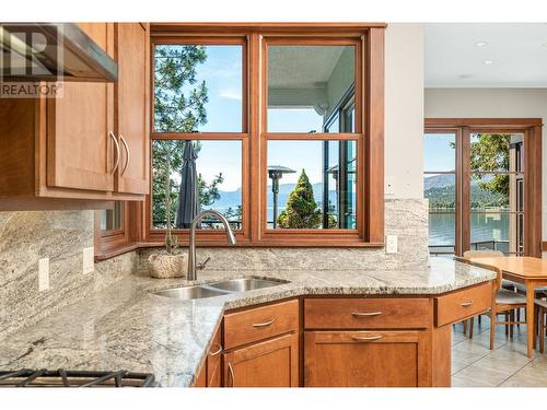 100 Kestrel Place Unit# 12, Vernon, BC - Indoor Photo Showing Kitchen With Double Sink