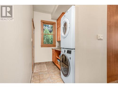 100 Kestrel Place Unit# 12, Vernon, BC - Indoor Photo Showing Laundry Room