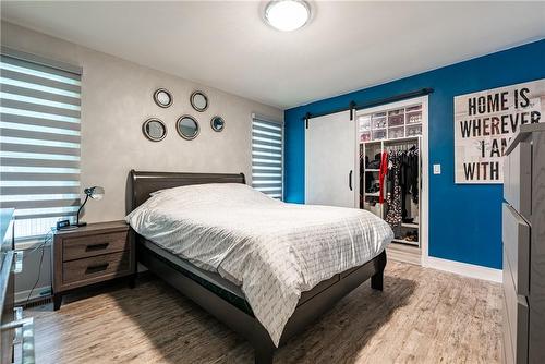 2793 Mercury Avenue, Niagara Falls, ON - Indoor Photo Showing Bedroom