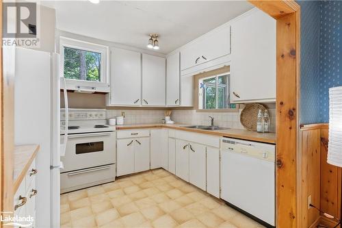 Kitchen - 222 Golden Pheasant Drive, Huntsville, ON - Indoor Photo Showing Kitchen With Double Sink