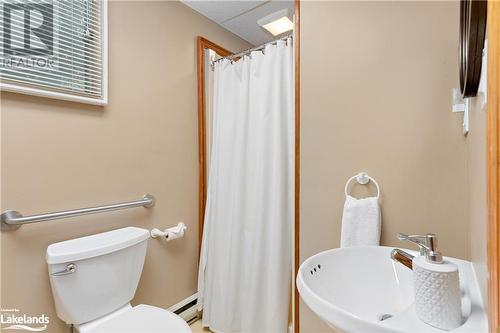 Main floor bathroom/laundry - 222 Golden Pheasant Drive, Huntsville, ON - Indoor Photo Showing Bathroom