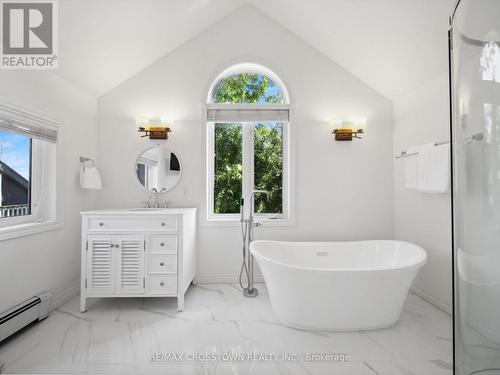 201 Cedar Island Road, Orillia, ON - Indoor Photo Showing Bathroom