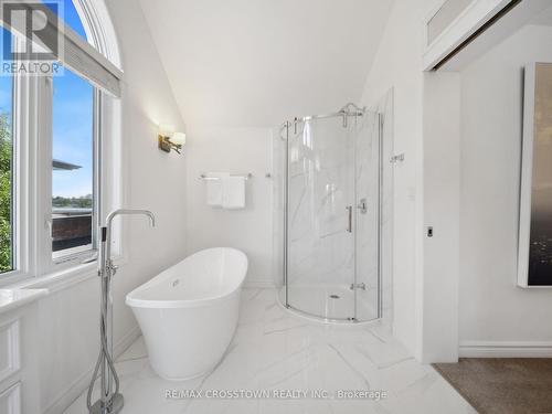 201 Cedar Island Road, Orillia, ON - Indoor Photo Showing Bathroom