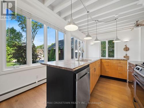 201 Cedar Island Road, Orillia, ON - Indoor Photo Showing Kitchen