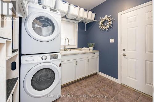 50 Dunnett Drive, Barrie, ON - Indoor Photo Showing Laundry Room