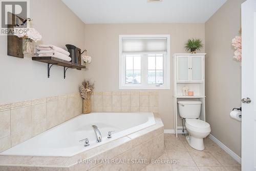 50 Dunnett Drive, Barrie, ON - Indoor Photo Showing Bathroom