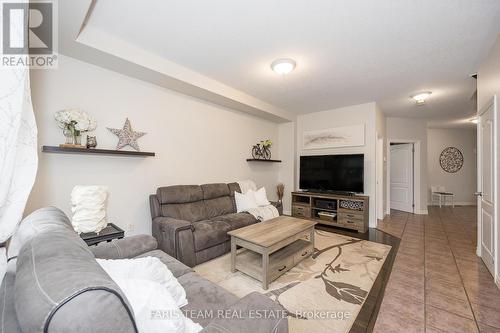 50 Dunnett Drive, Barrie, ON - Indoor Photo Showing Living Room