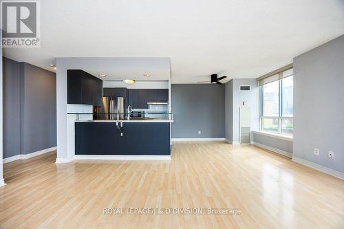 606 - 801 King Street W, Toronto, ON - Indoor Photo Showing Kitchen