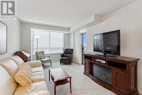 1607 - 1000 The Esplanade N, Pickering, ON - Indoor Photo Showing Living Room