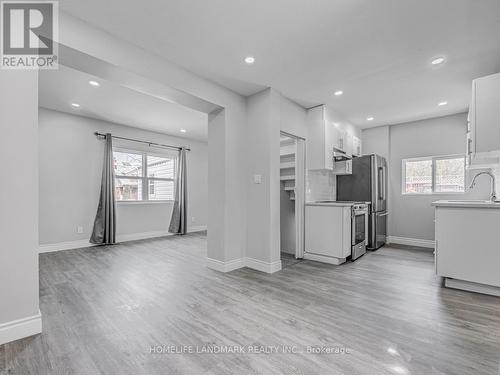 21 East Road, Toronto, ON - Indoor Photo Showing Kitchen