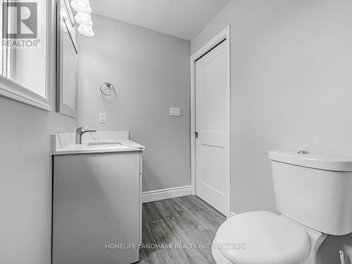 21 East Road, Toronto, ON - Indoor Photo Showing Bathroom