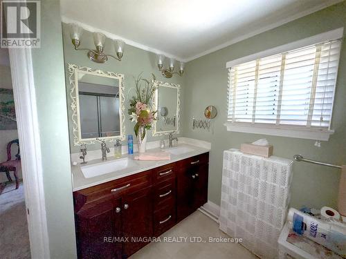 76 Forest Avenue, Port Colborne, ON - Indoor Photo Showing Bathroom