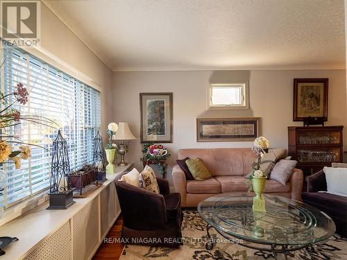 76 Forest Avenue, Port Colborne, ON - Indoor Photo Showing Living Room With Fireplace