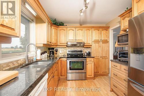 262 Kettle Creek Drive, Central Elgin (Belmont), ON - Indoor Photo Showing Kitchen With Double Sink