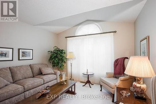 262 Kettle Creek Drive, Central Elgin (Belmont), ON - Indoor Photo Showing Living Room