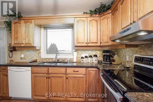 262 Kettle Creek Drive, Central Elgin (Belmont), ON - Indoor Photo Showing Kitchen With Double Sink