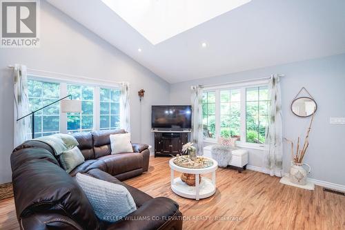 1240 Methodist Point Road, Tiny, ON - Indoor Photo Showing Living Room