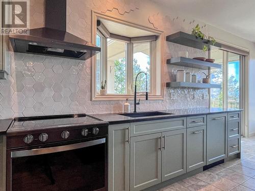 360 Mule Deer Drive, Osoyoos, BC - Indoor Photo Showing Kitchen