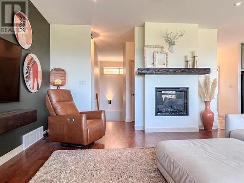 360 Mule Deer Drive, Osoyoos, BC - Indoor With Fireplace
