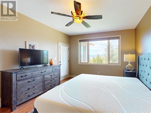 360 Mule Deer Drive, Osoyoos, BC - Indoor Photo Showing Bedroom