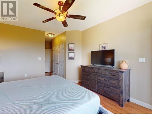 360 Mule Deer Drive, Osoyoos, BC - Indoor Photo Showing Bedroom