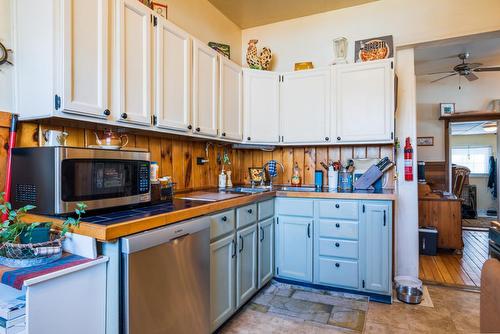 262 2Nd Avenue, Nelson, BC - Indoor Photo Showing Kitchen