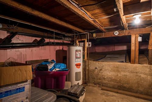 262 2Nd Avenue, Nelson, BC - Indoor Photo Showing Basement