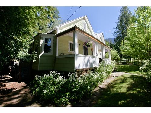 262 2Nd Avenue, Nelson, BC - Outdoor