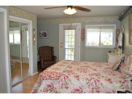 5390 Almond Gardens Road, Grand Forks, BC - Indoor Photo Showing Bedroom