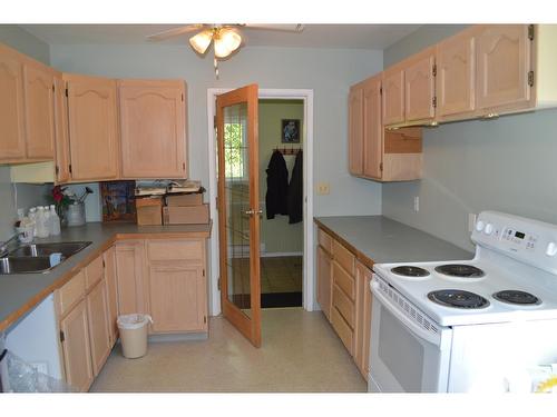 5390 Almond Gardens Road, Grand Forks, BC - Indoor Photo Showing Kitchen With Double Sink