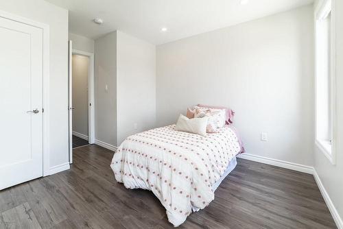 134 Gibson Avenue, Hamilton, ON - Indoor Photo Showing Bedroom