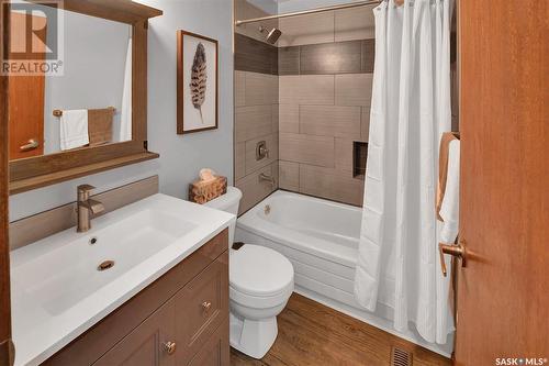 3658 Fairlight Drive, Saskatoon, SK - Indoor Photo Showing Bathroom