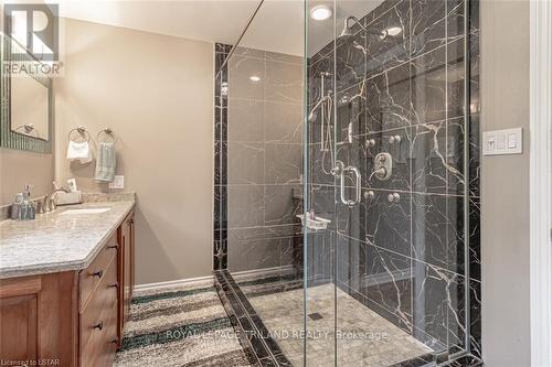 380 Griffith Street, London, ON - Indoor Photo Showing Bathroom